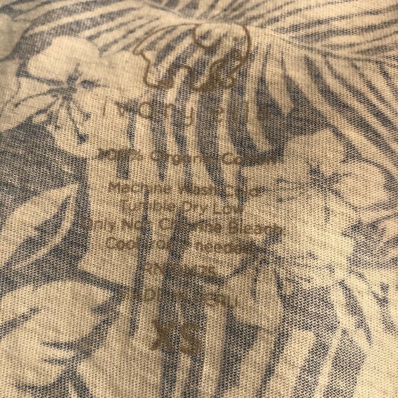 Ivory Ella Imperial Blue Front Twist Tee Sz XS NWT - Picture 6 of 7